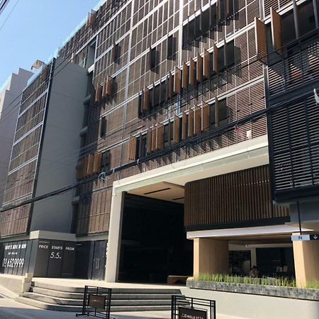 Sukhumvit Asok Modern Suite Bangkok Bagian luar foto
