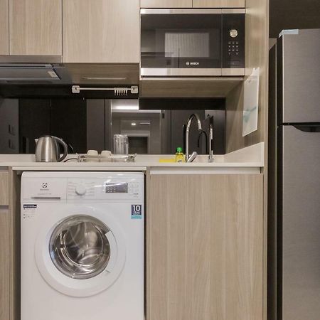 Sukhumvit Asok Modern Suite Bangkok Bagian luar foto