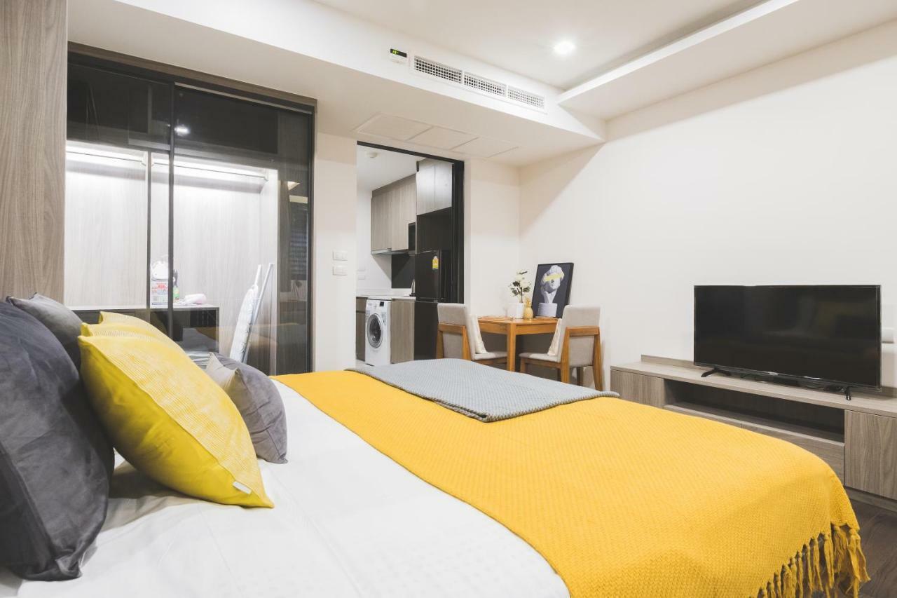 Sukhumvit Asok Modern Suite Bangkok Bagian luar foto
