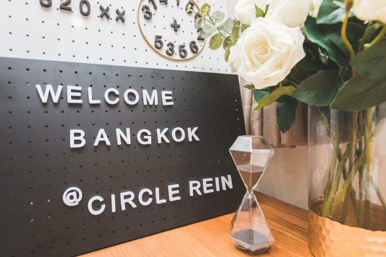 Sukhumvit Asok Modern Suite Bangkok Bagian luar foto