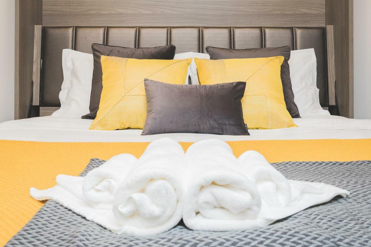 Sukhumvit Asok Modern Suite Bangkok Bagian luar foto