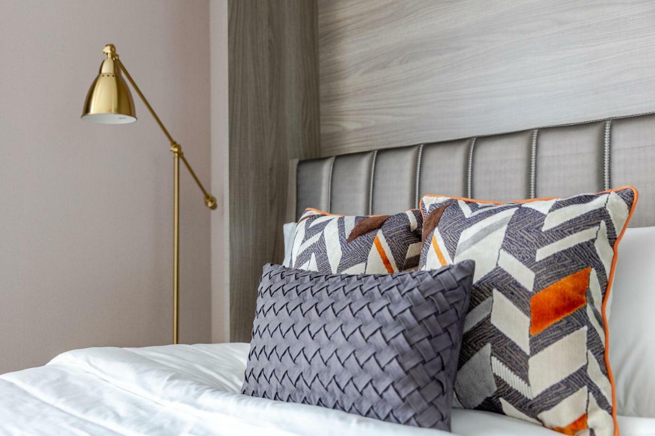 Sukhumvit Asok Modern Suite Bangkok Bagian luar foto