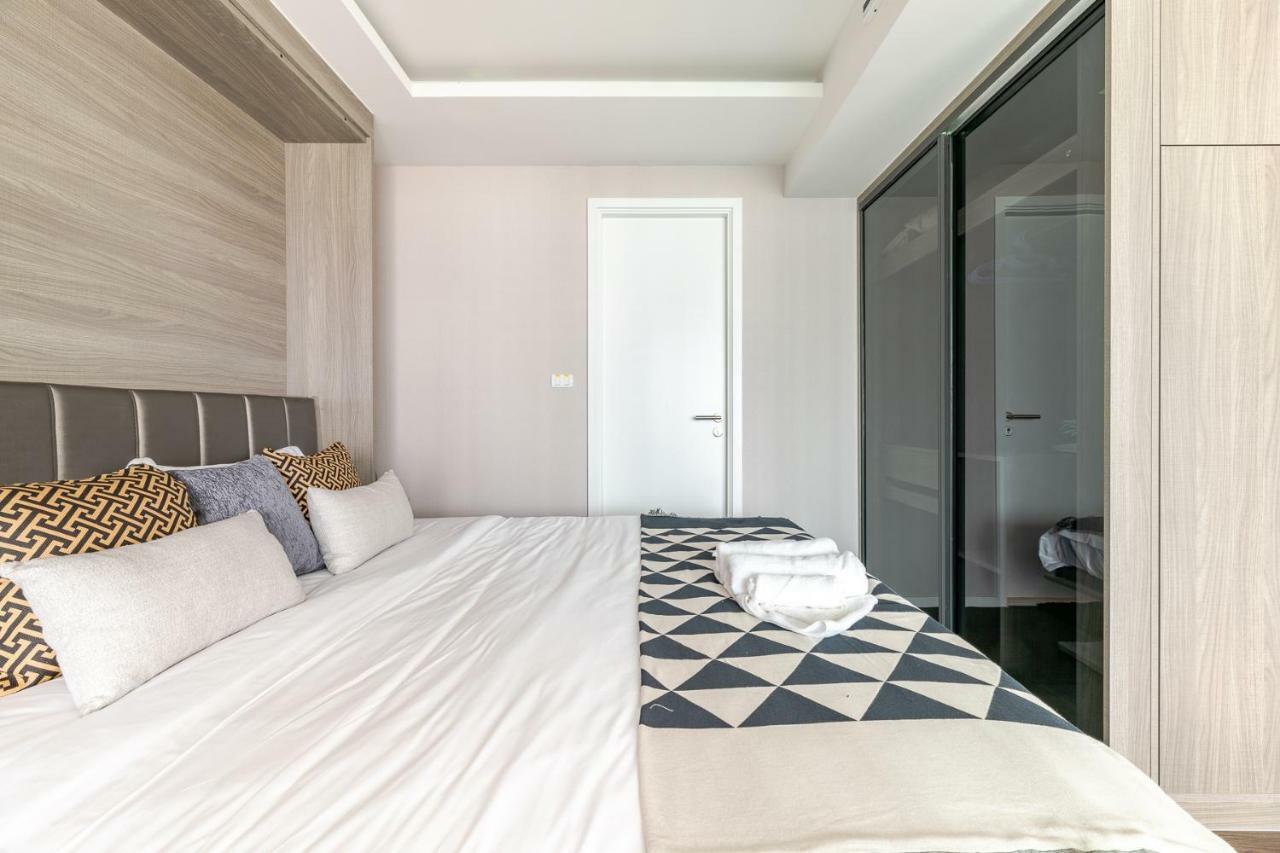 Sukhumvit Asok Modern Suite Bangkok Bagian luar foto