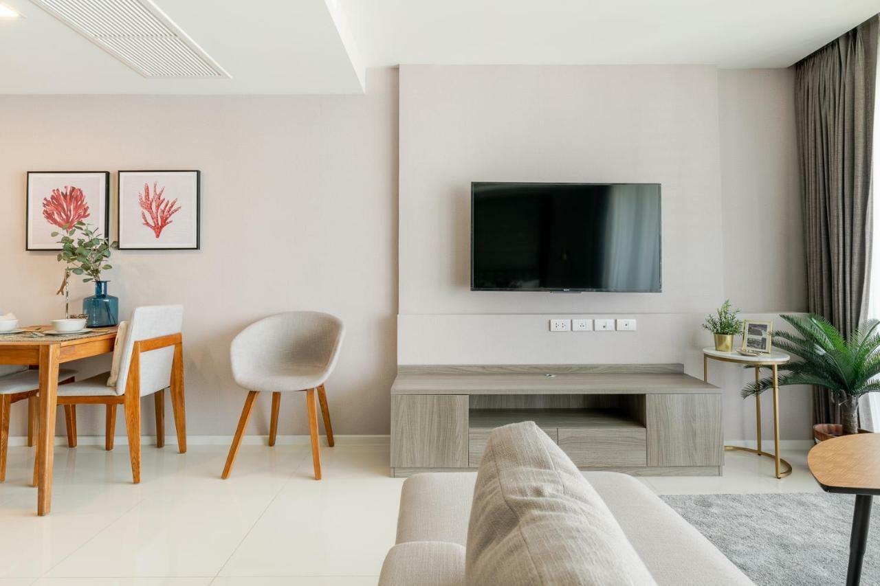 Sukhumvit Asok Modern Suite Bangkok Bagian luar foto