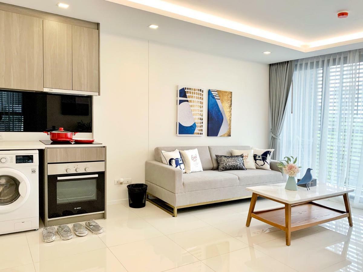 Sukhumvit Asok Modern Suite Bangkok Bagian luar foto