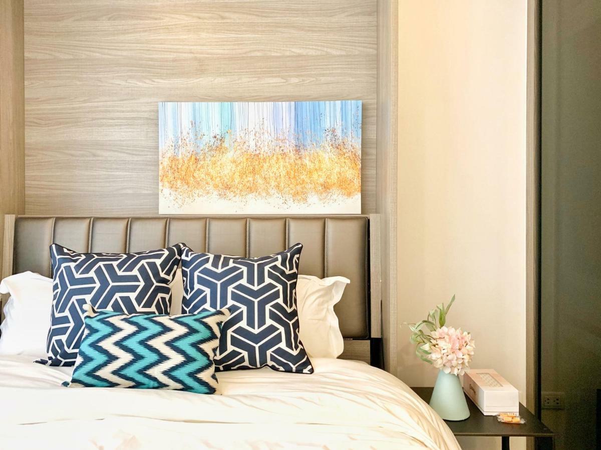 Sukhumvit Asok Modern Suite Bangkok Bagian luar foto