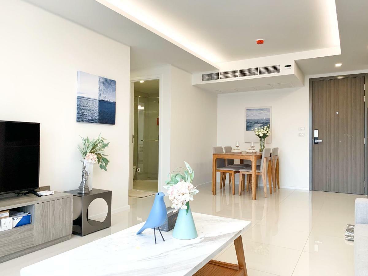 Sukhumvit Asok Modern Suite Bangkok Bagian luar foto