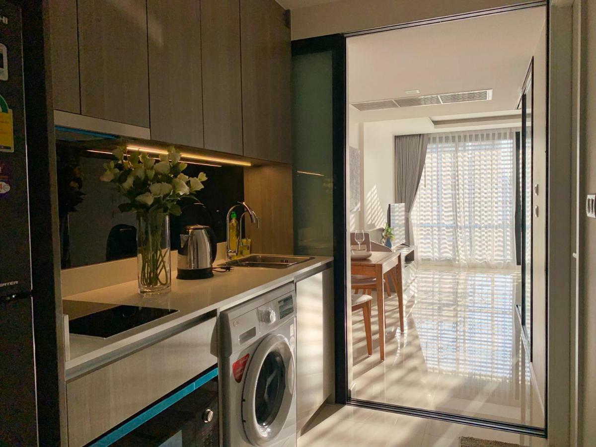 Sukhumvit Asok Modern Suite Bangkok Bagian luar foto