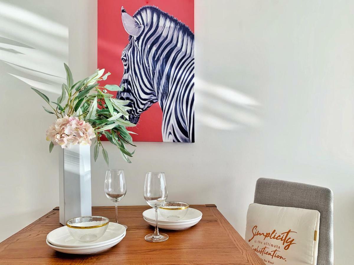Sukhumvit Asok Modern Suite Bangkok Bagian luar foto