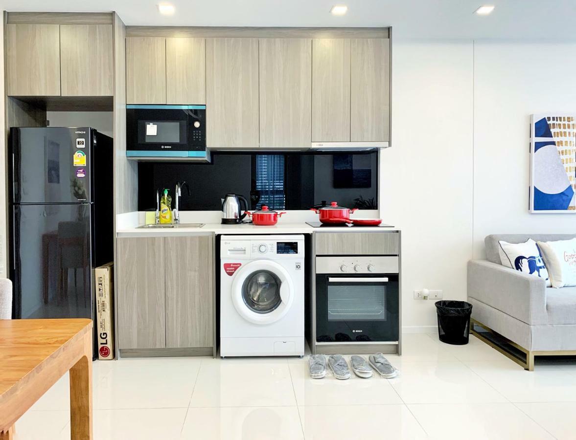 Sukhumvit Asok Modern Suite Bangkok Bagian luar foto