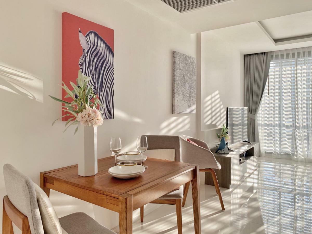 Sukhumvit Asok Modern Suite Bangkok Bagian luar foto